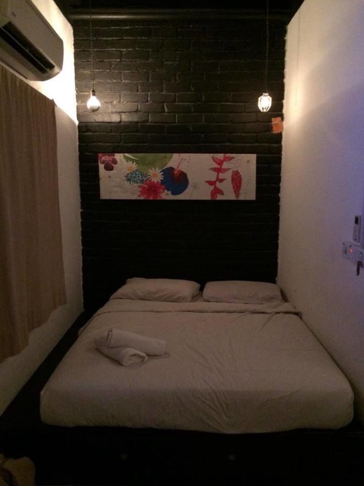 Super Oyo 44032 Zzz Hotel Malacca Exterior photo